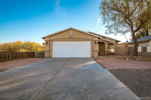 9912 Kingman Dr, Mohave Valley, AZ 86440-9442