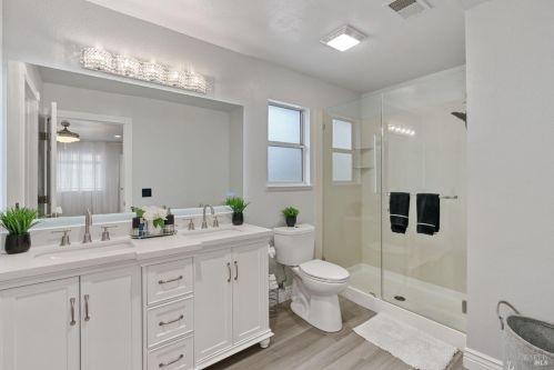 1068 Matthew Ct, Windsor CA  95492-8778 exterior