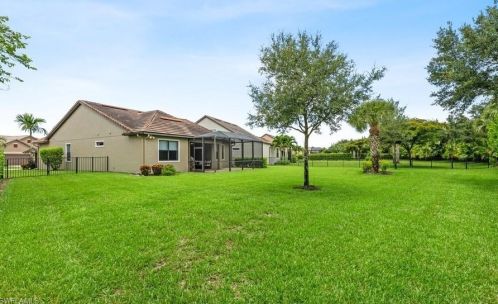 16133 Camden Lakes Cir, Naples FL  34110-2880 exterior