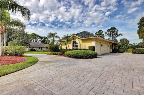 2657 Conifer Dr, Fort Pierce, FL 34951-2942