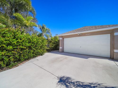 4285 Jame St, Fort Pierce, FL 34953-6447
