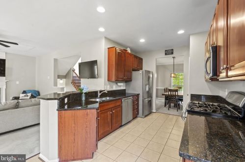 43 Stocks St, Lovettsville VA  20180-8643 exterior