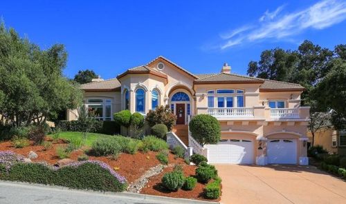 2015 Mantelli Dr, Gilroy, CA 95020-7920