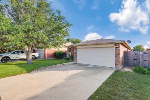 10225 Winkler Dr, Fort Worth, TX 76108-4977