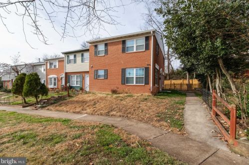 14688 Pinon Ct, Woodbridge VA  22191-3130 exterior