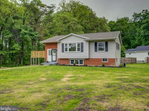 8813 Lagrange St, Lorton VA 22079-1643 exterior