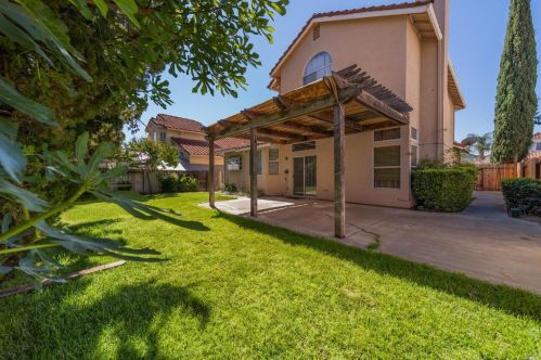 273 Sparrow St, Vacaville CA  95687-7223 exterior