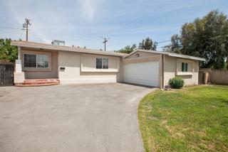 2003 Donnaglen Ave, San Fernando CA  91340-1663 exterior