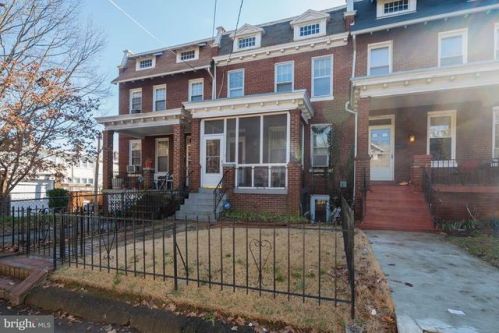 1302 Longfellow St, Washington, DC 20011-3518