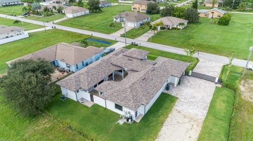 223 27th Pl, Cape Coral, FL 33993-7093