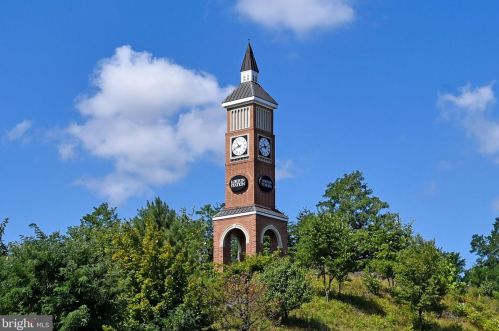 8913 Lagrange St, Lorton VA  22079-1626 exterior