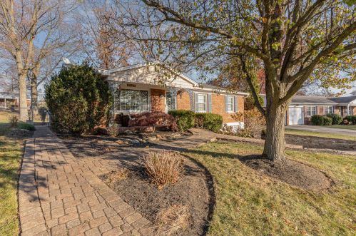 3023 Village Dr, Covington, KY 41017-3238