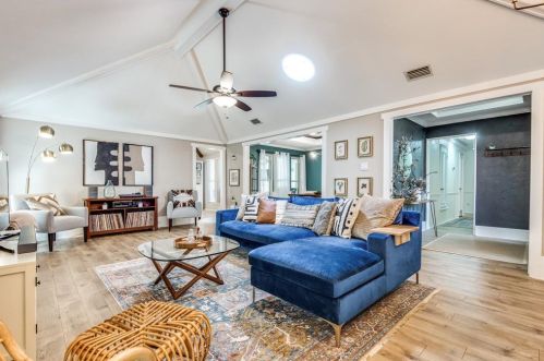 1701 Amazon Dr, Plano TX  75075-6702 exterior
