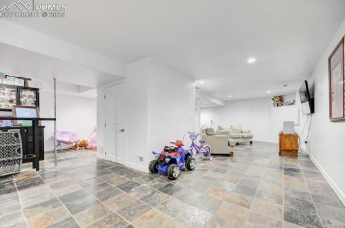 921 Cayuga Dr, Pueblo CO 81007-3130 exterior