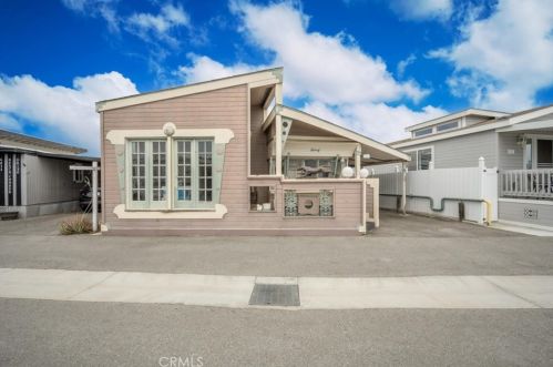 6219 Beachcomber Dr, Long Beach, CA 90803-2304