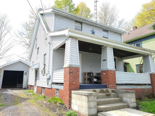 137 Atwood St, Sugar Grove Lake, OH 44833-2631