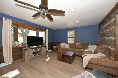 6463 Weis St, Allenton, WI 53002-9702