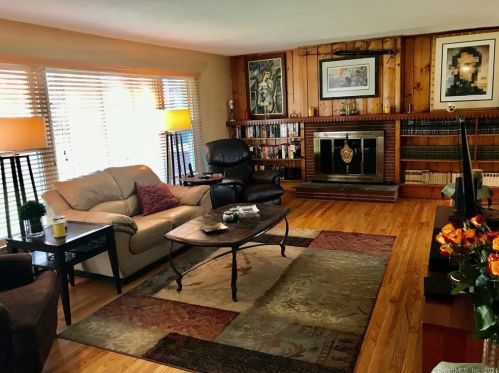 17 Birch Dr, Bethel, CT 06801-1003