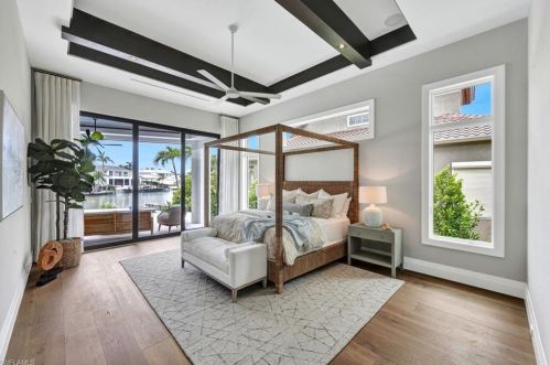 3401 Crayton Rd, Naples FL 34103-3515 exterior