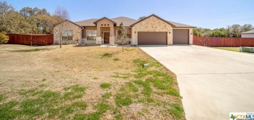 2263 Pirtle Dr, Salado, TX 76571-6041