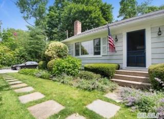 300 Conklin Rd, Mattituck, NY 11952-1647
