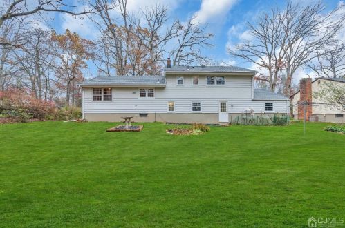 4 Plymouth Ln, East Brunswick NJ  08816-3321 exterior