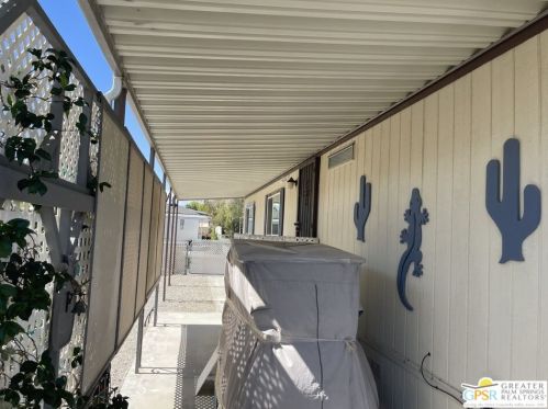 69521 Parkside Dr, Desert Hot Springs CA  92241-8719 exterior