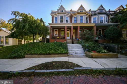 906 Harrison St, Wilmington, DE 19806-4533