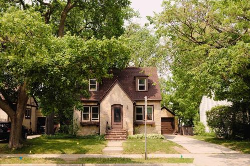 225 Gray St, Green Bay, WI 54303-3055