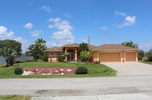 1411 15th St, Cape Coral, FL 33909-1573