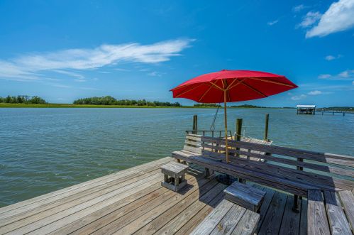 6827 Limehouse Rd, Awendaw, SC 29429-6020