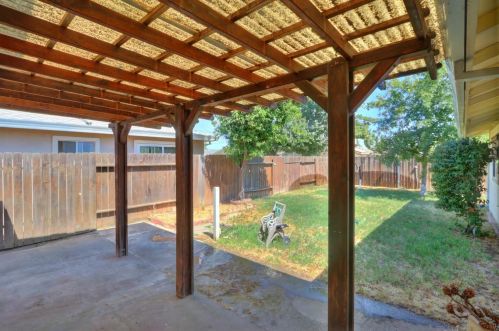945 Quiet Way, Rio Linda CA  95673-1520 exterior