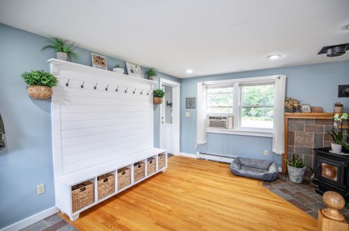 7 Olesen Rd, Derry NH 03038-4847 exterior