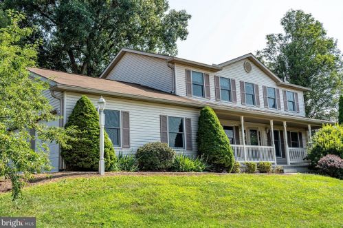 2251 Canterbury Dr, Navy Sup Dpt, PA 17055-5772