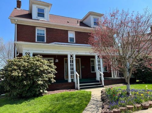 311 College Ave, Grove City, PA 16127-1207