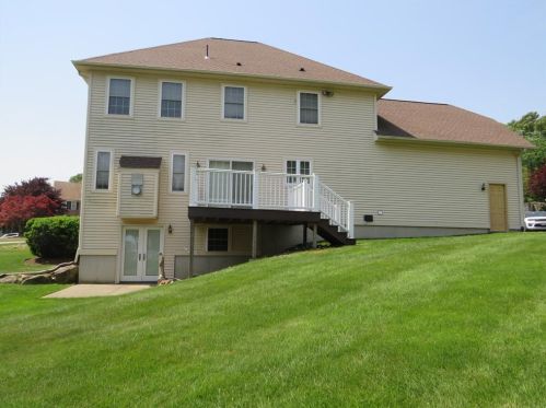 28 Millers Brk Dr, Cumberland RI  02864-6163 exterior