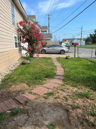 2216 59 St, Galveston TX 77551-5458 exterior