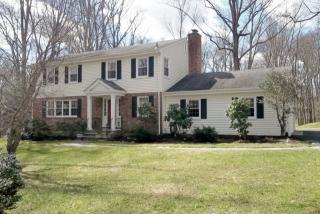26 Eliot Ln, Stamford, CT 06903-1718