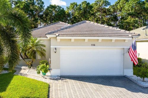 556 Indian Key Dr, Fort Pierce FL  34986-2051 exterior