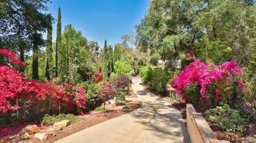 2899 Monte Verde Dr, Covina, CA 91724-3836