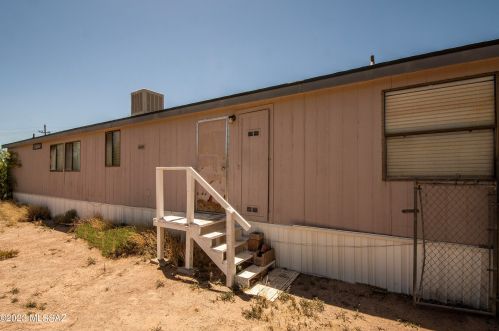 7205 Camino De Oeste, Tucson AZ  85742-9676 exterior