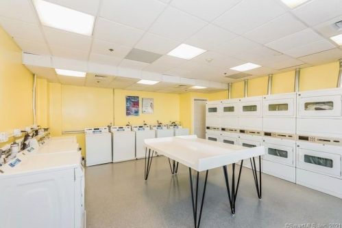 127 Greyrock Pl, Stamford CT  06901-3100 exterior
