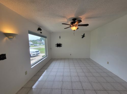 532 Azine Ave, Fort Pierce, FL 34983-8727