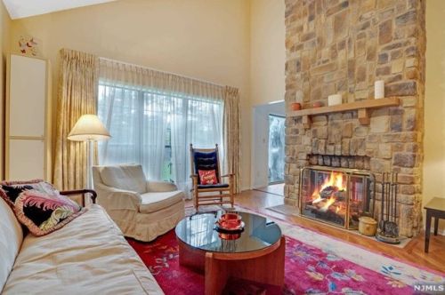 97 Suleski Ct, Mahwah NJ  07430-2961 exterior