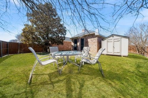 1422 Baker Dr, Cedar Hill TX 75104-1342 exterior