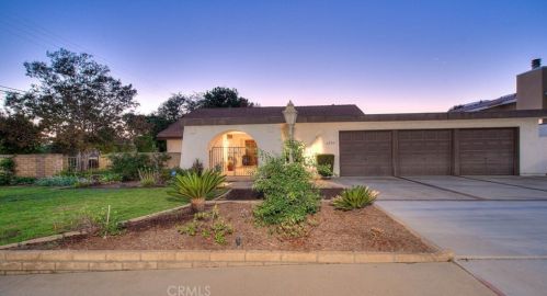 2331 San Antonio Ave, Upland, CA 91784-1067