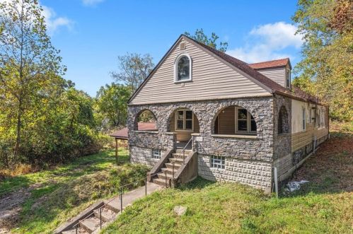 1211 Anderson Rd, Pittsburgh, PA 15209-1143