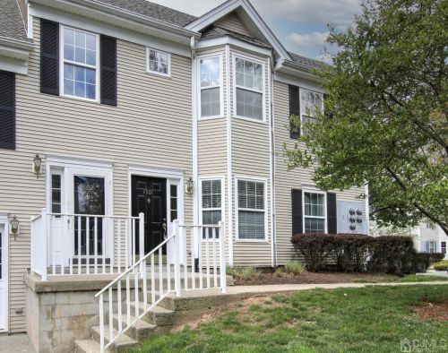 1501 Cypress Ln, East Brunswick NJ  08816-5272 exterior