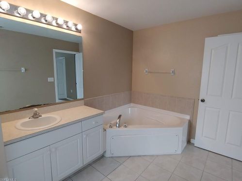 101 18 Ave, Cape Coral FL  33990-1840 exterior