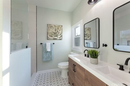 401 Pacific Coast Hwy, Long Beach CA  90806-6218 exterior